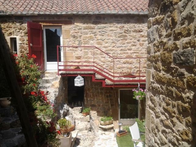 Bed and Breakfast La Terrasse De Peyre Comprégnac Esterno foto