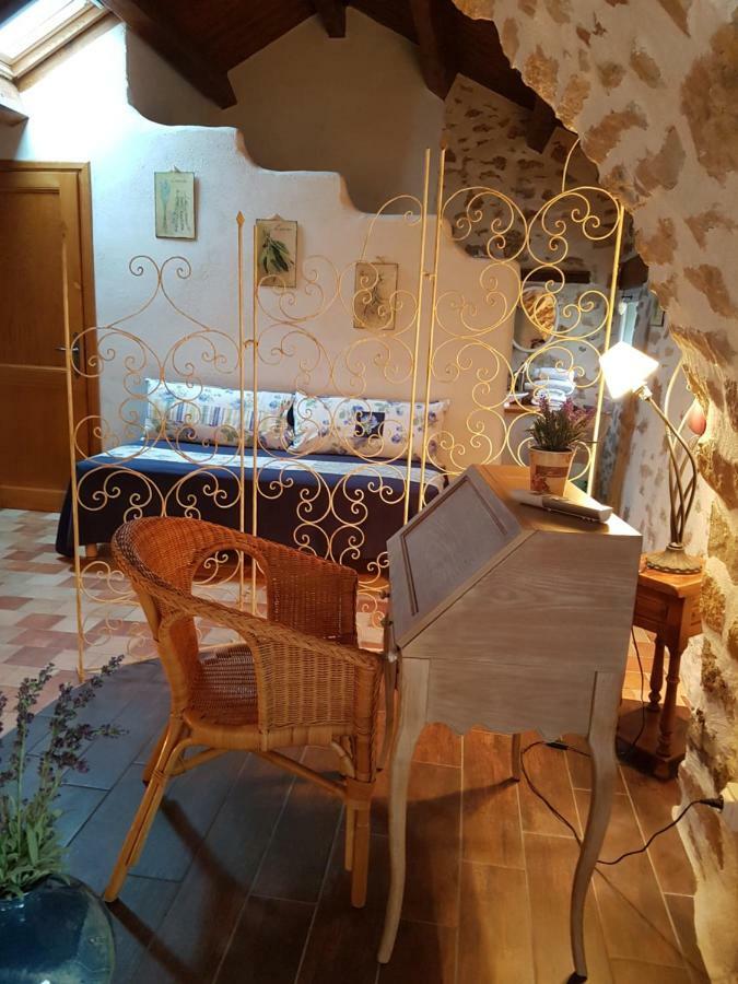 Bed and Breakfast La Terrasse De Peyre Comprégnac Esterno foto