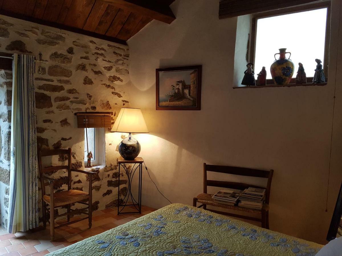 Bed and Breakfast La Terrasse De Peyre Comprégnac Esterno foto